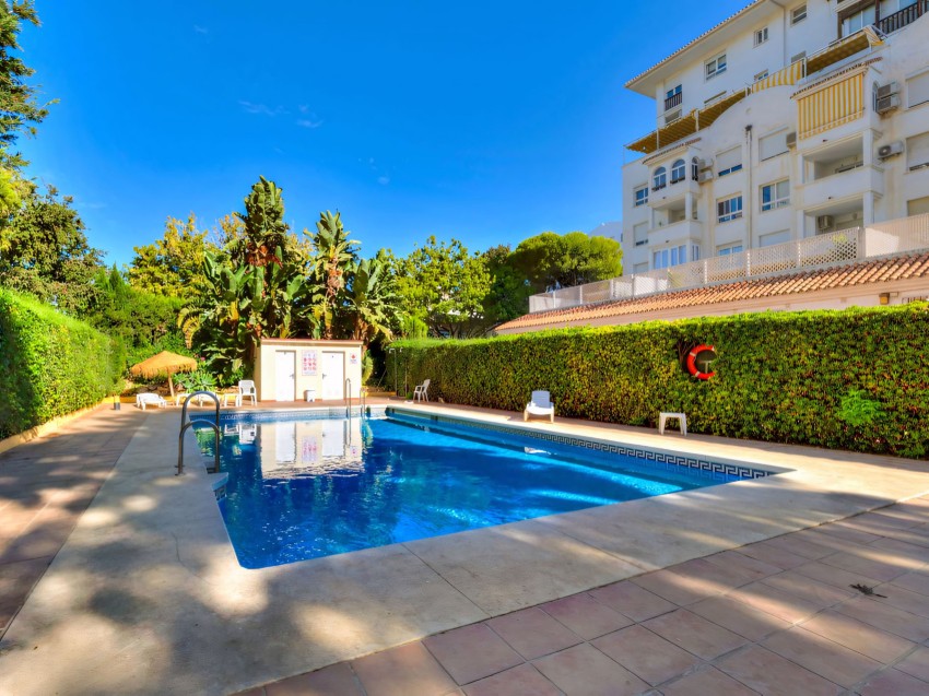 2 bedroom apartment for sale near Market Square Fuengirola Centre Costa del Sol